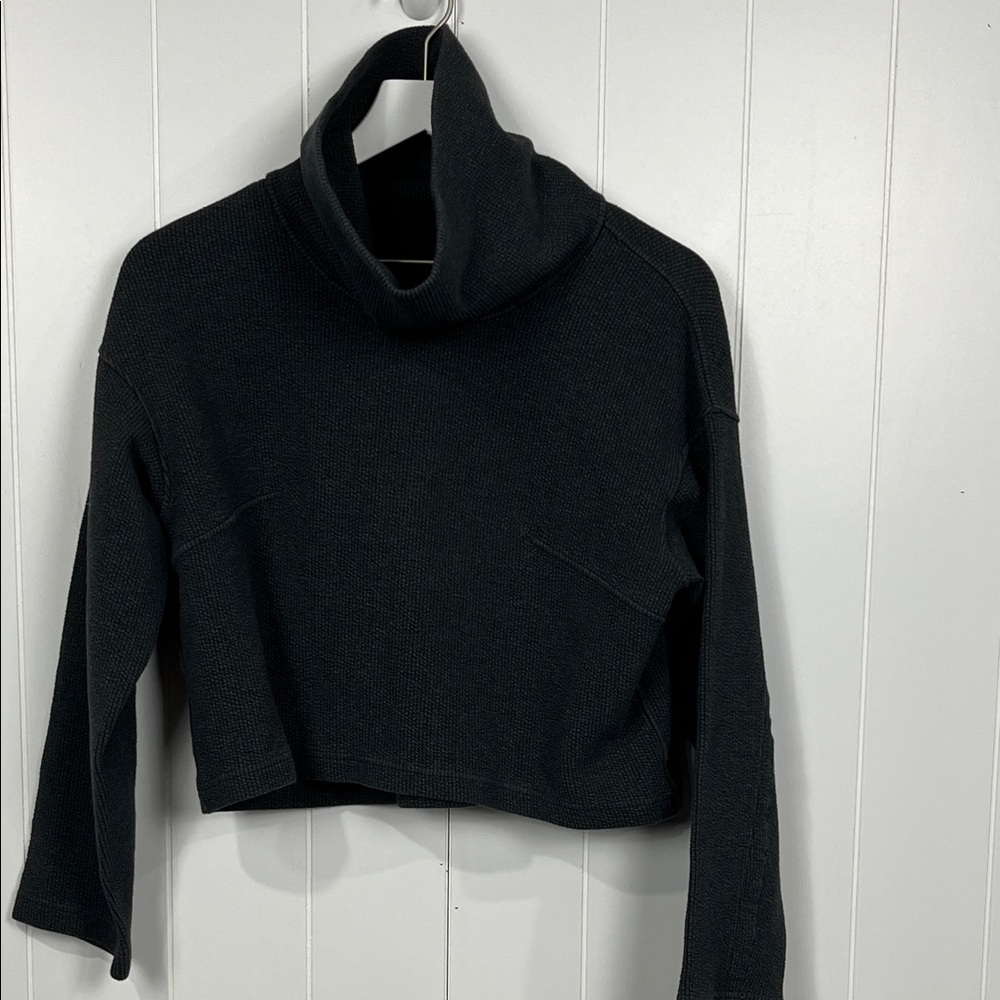 Lululemon Womens Crop Sweatshirt Charcoal Gray Waffle Knit Funnel Neck Stretch